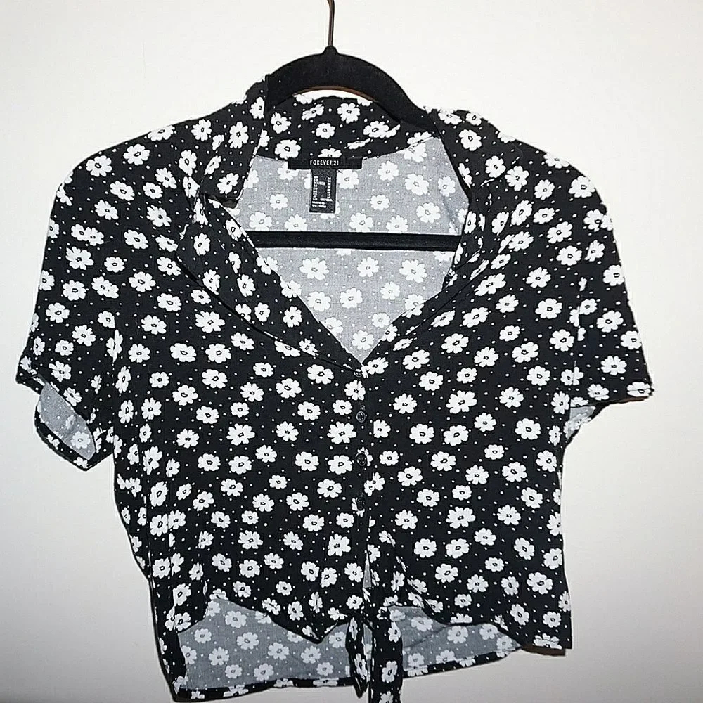 Black forever 21 blouse - Picture 1 of 2